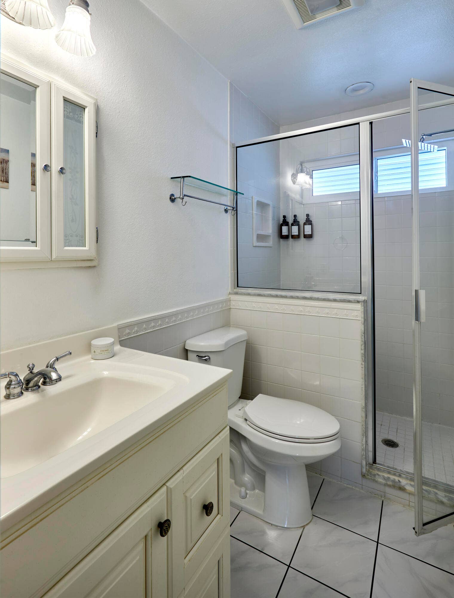 2485 NE 16TH Court, Jensen Beach, FL 34957 Bathroom_2A_8317_