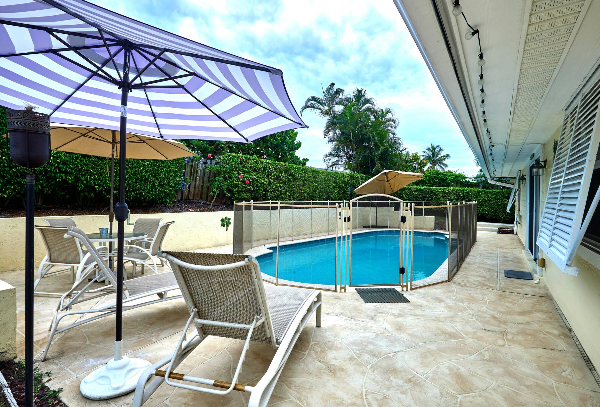 2485 NE 16TH Court, Jensen Beach, FL 34957 Patio Pool_3_8353_