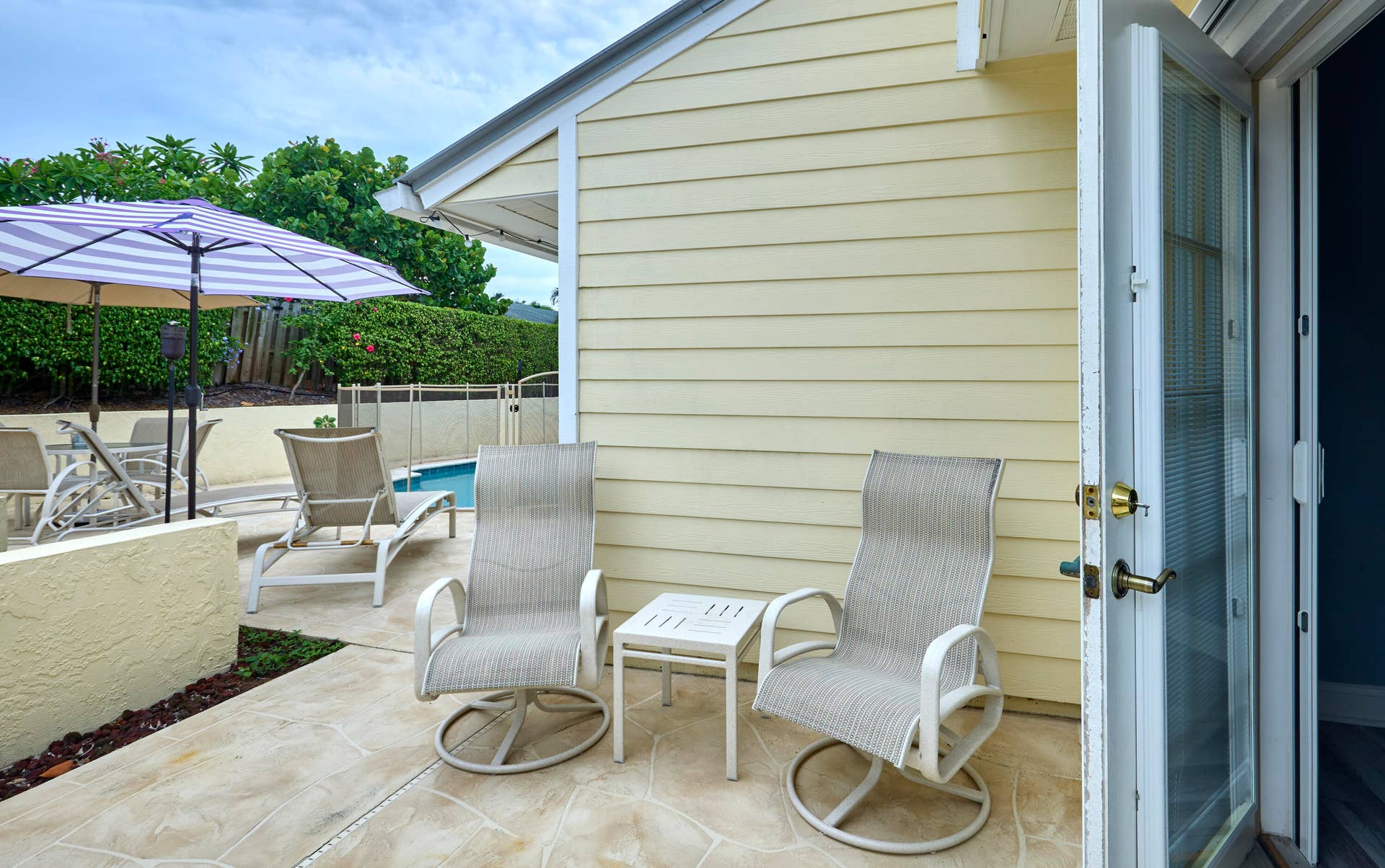 2485 NE 16TH Court, Jensen Beach, FL 34957 Patio Pool_1_8347_