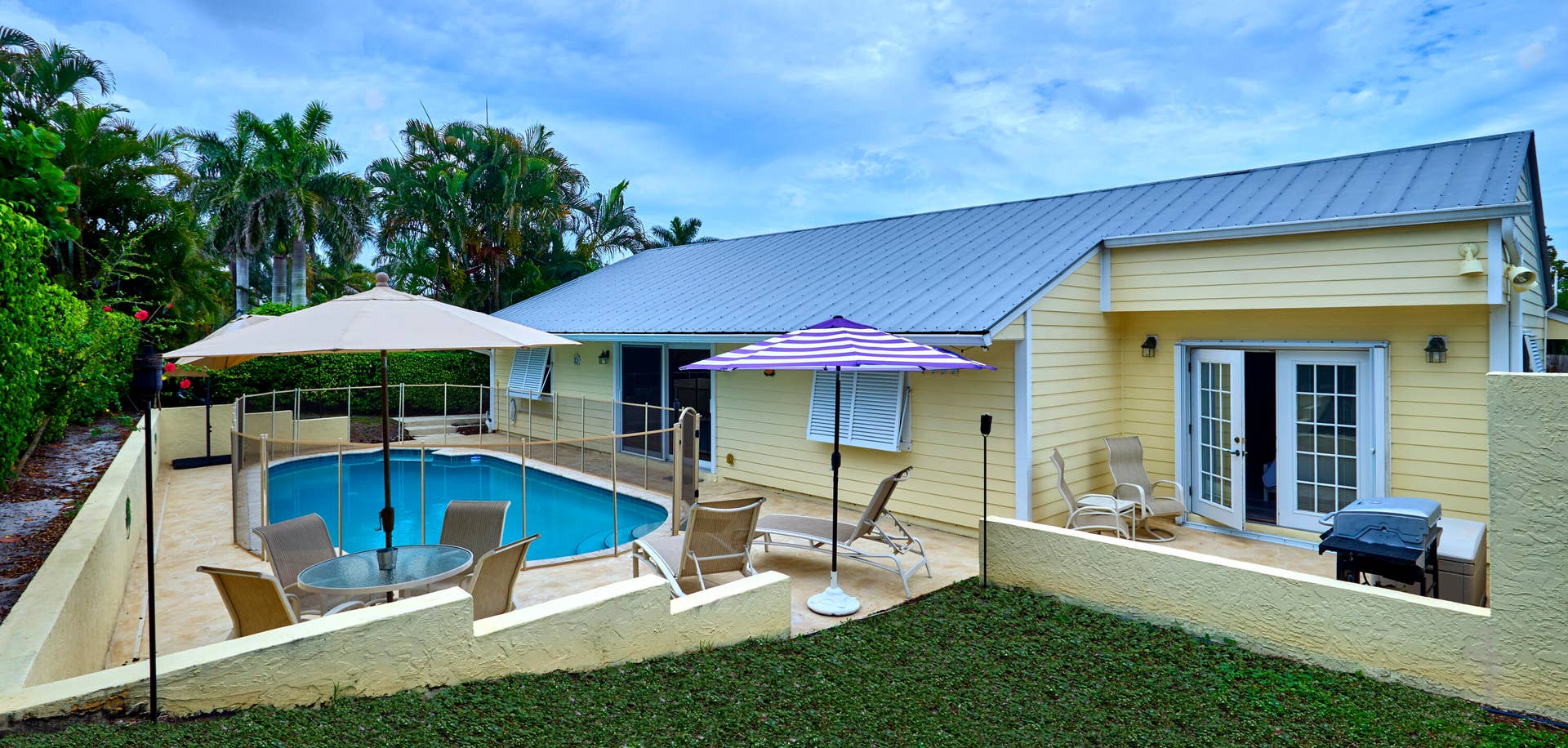 2485 NE 16TH Court, Jensen Beach, FL 34957 Patio Pool_4_8359_