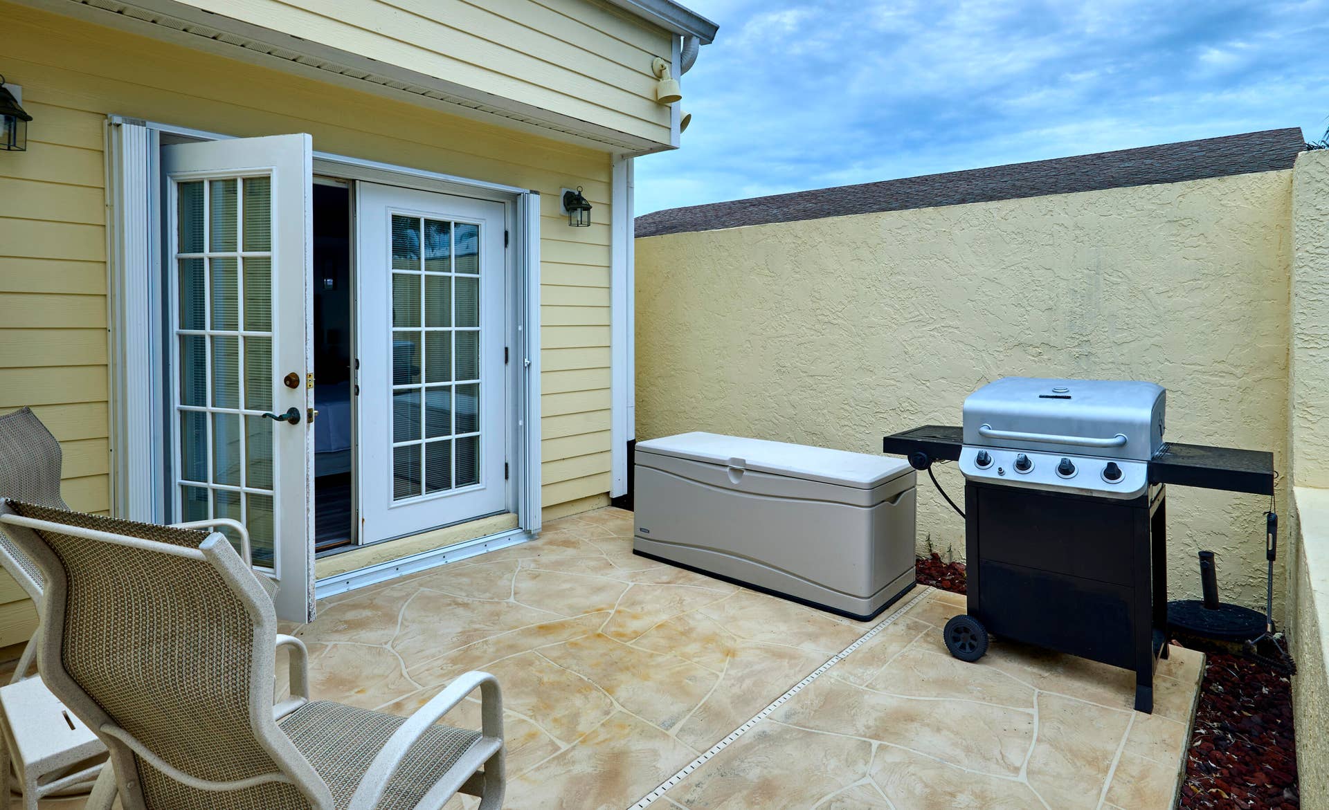 2485 NE 16TH Court, Jensen Beach, FL 34957 Patio Pool_2_8350_