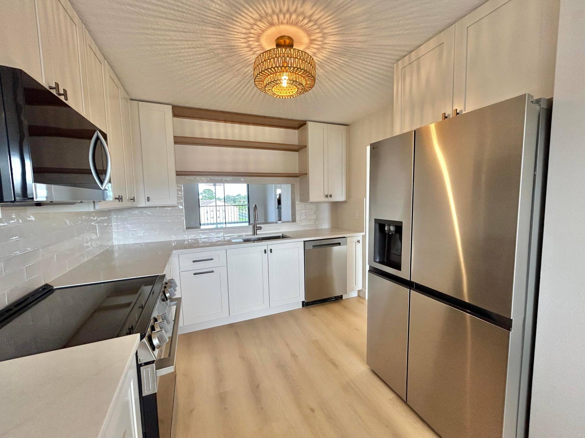 4725 LUCERNE LAKES Boulevard E, #413, Lake Worth, FL 33467 Kitchen