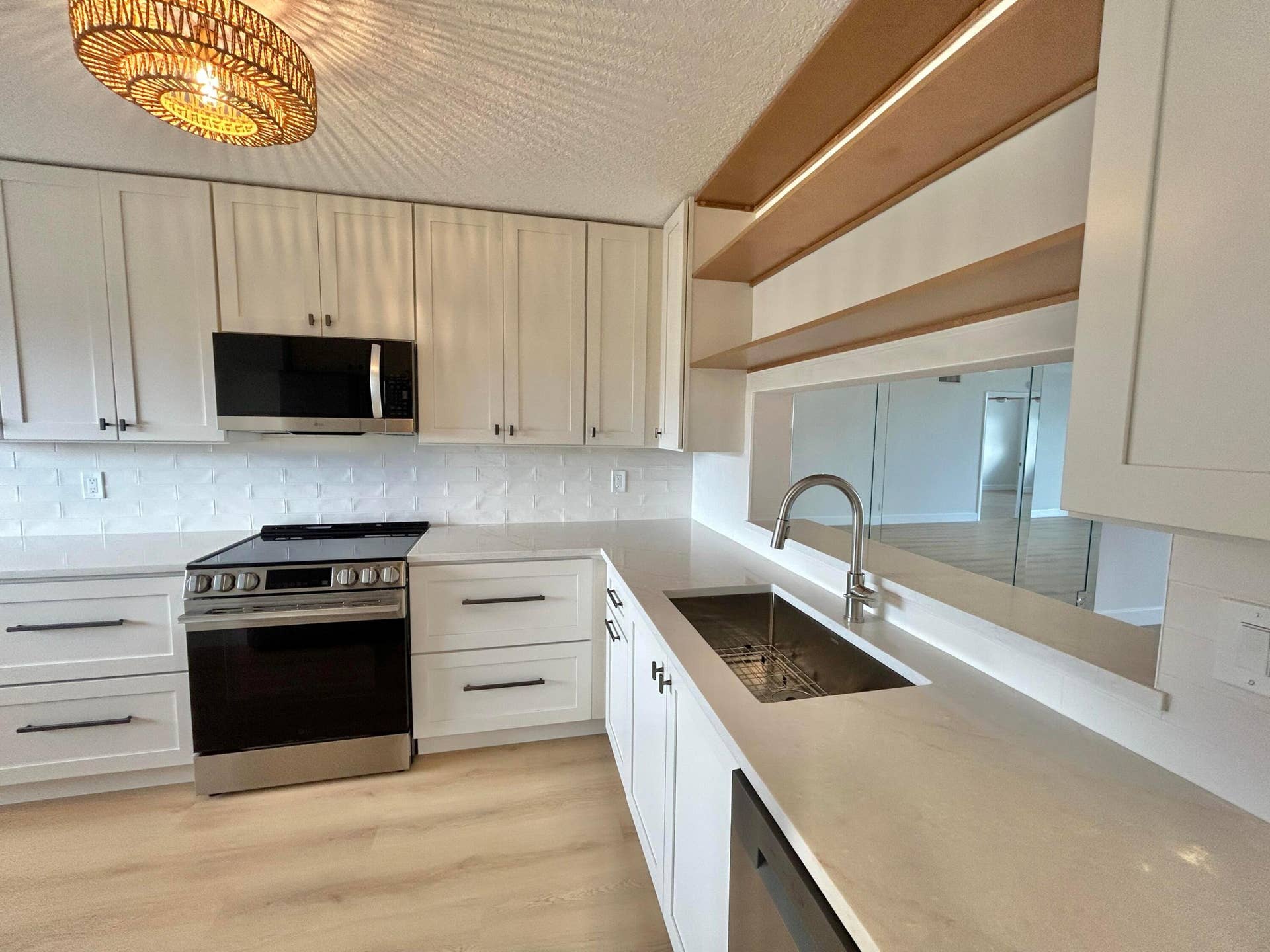 4725 LUCERNE LAKES Boulevard E, #413, Lake Worth, FL 33467 Kitchen