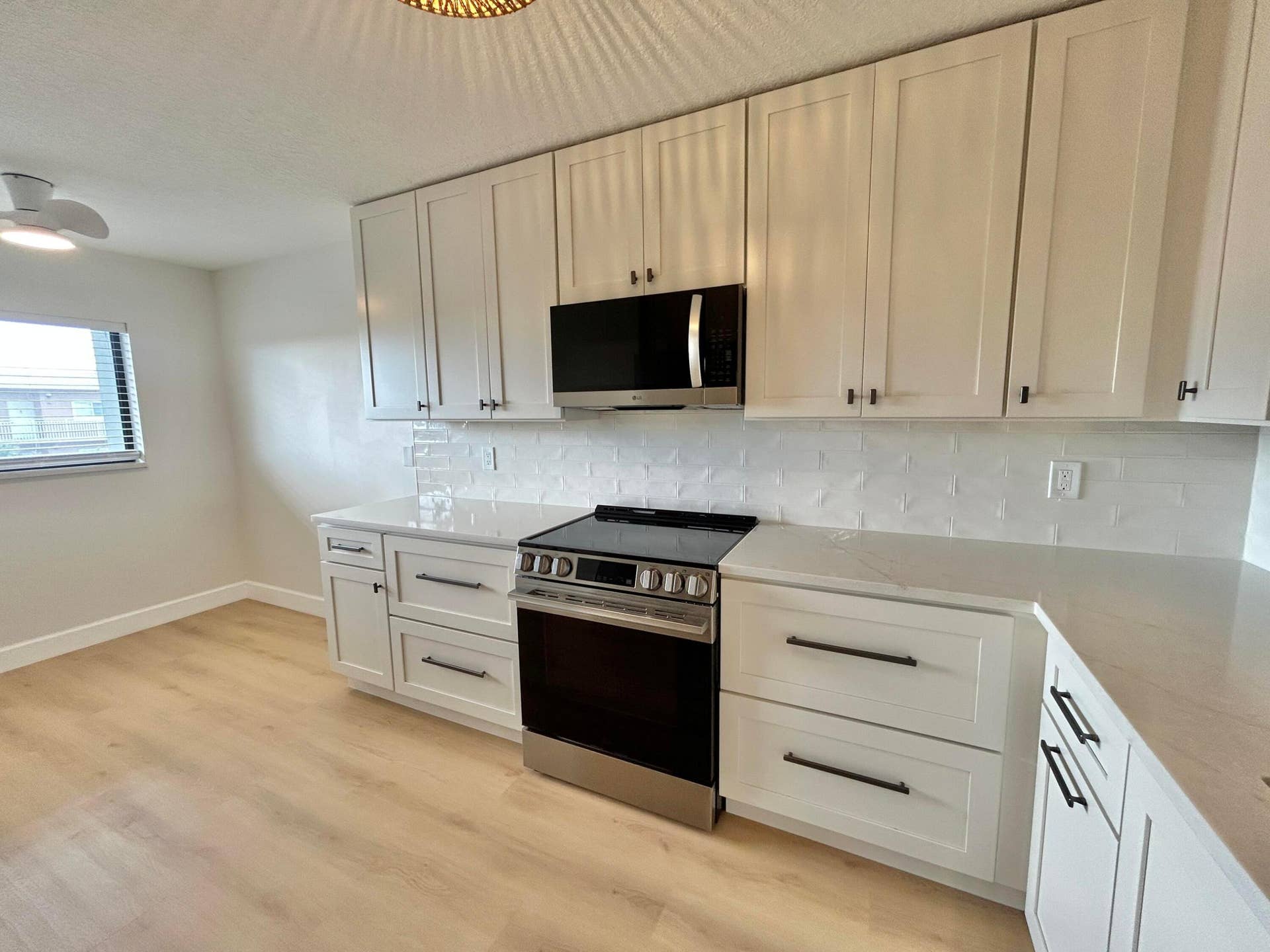 4725 LUCERNE LAKES Boulevard E, #413, Lake Worth, FL 33467 Kitchen