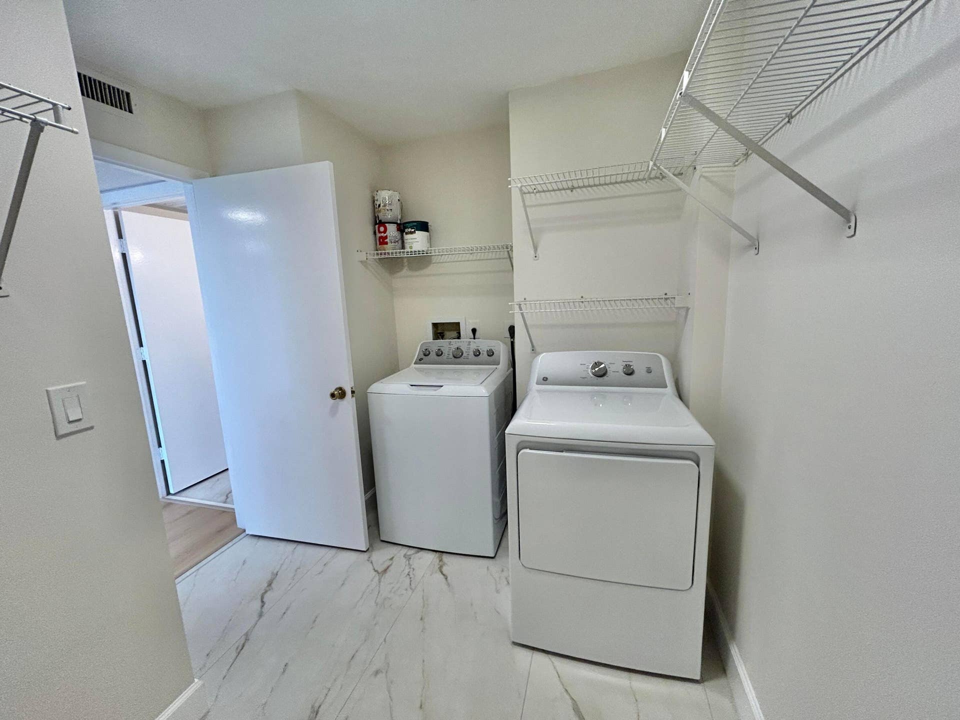 4725 LUCERNE LAKES Boulevard E, #413, Lake Worth, FL 33467 Laundry Room