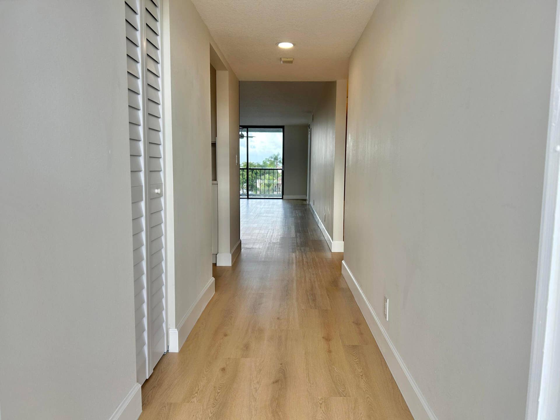 4725 LUCERNE LAKES Boulevard E, #413, Lake Worth, FL 33467 Entryway