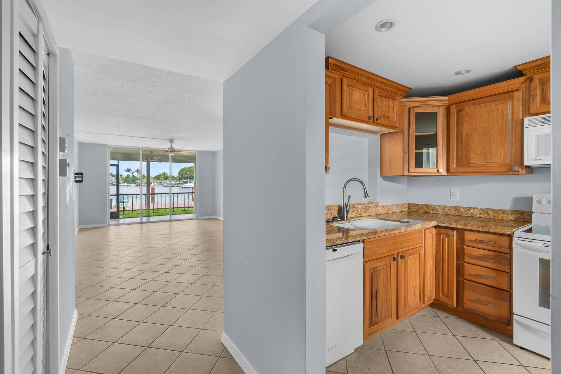 777 S FEDERAL Highway, #103G, Pompano Beach, FL 33062 DSC03496