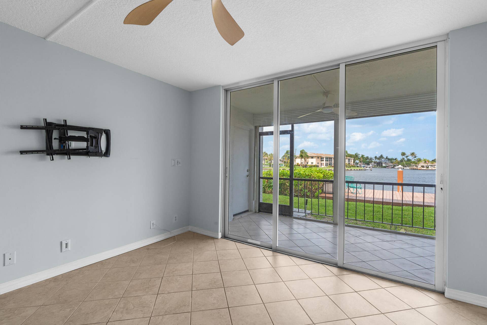 777 S FEDERAL Highway, #103G, Pompano Beach, FL 33062 DSC03447