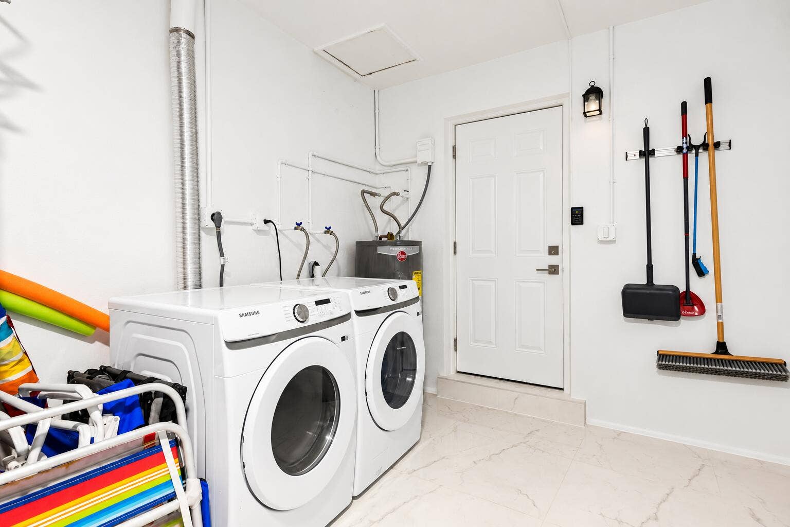 5161 NE 18th Terrace, Fort Lauderdale, FL 33308 laundry