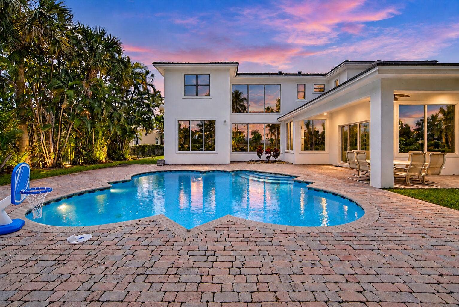 Twilight Luxury Poolside Retreat-2