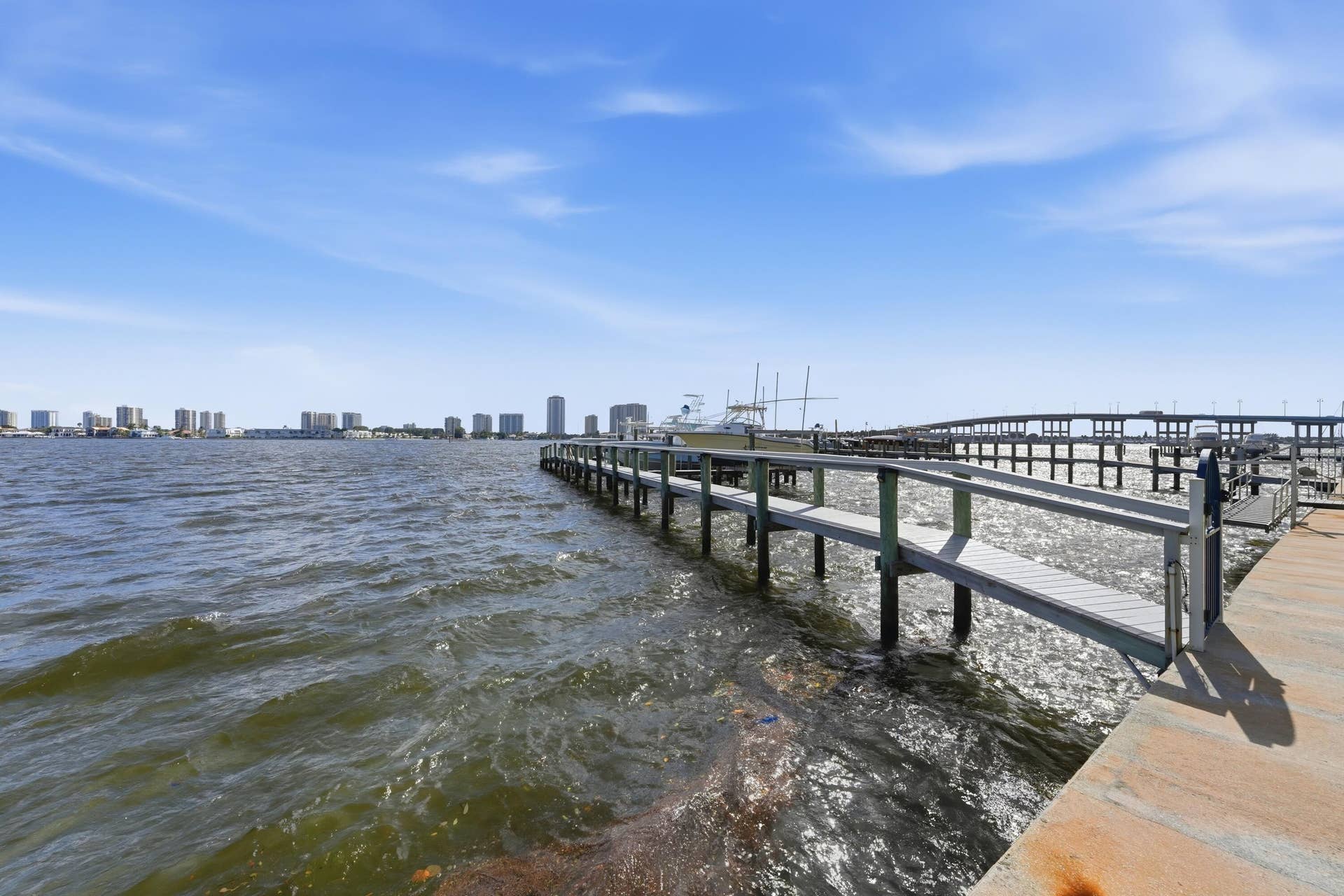 371 Wilma Circle, #4, Riviera Beach, FL 33404 Boat Dock