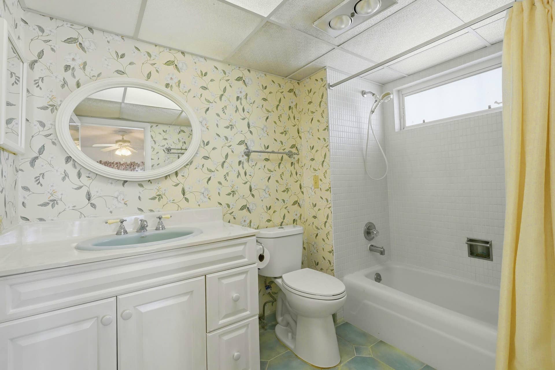 371 Wilma Circle, #4, Riviera Beach, FL 33404 Primary Bathroom