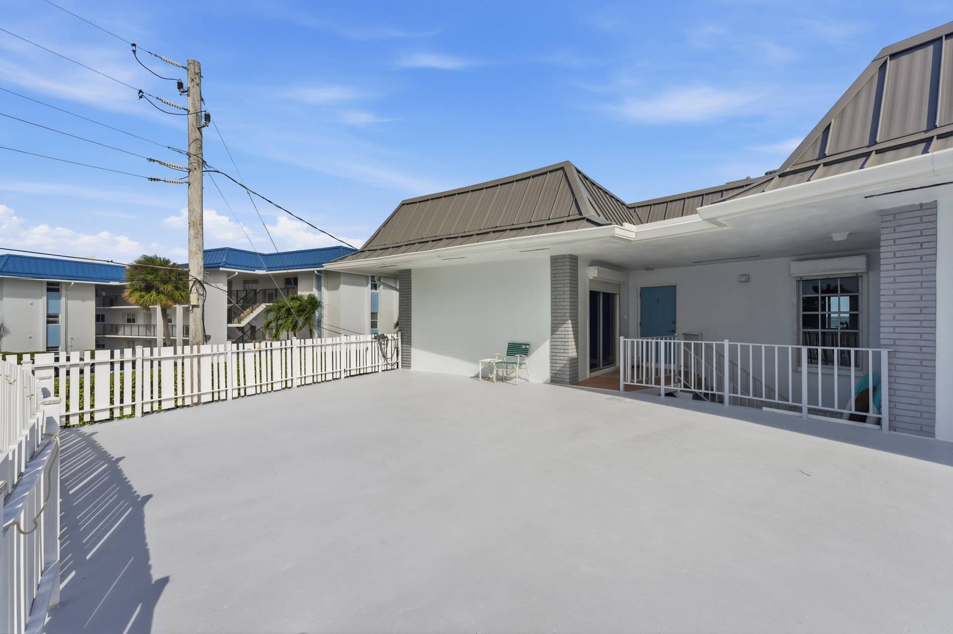 371 Wilma Circle, #4, Riviera Beach, FL 33404 Front Patio Terrace