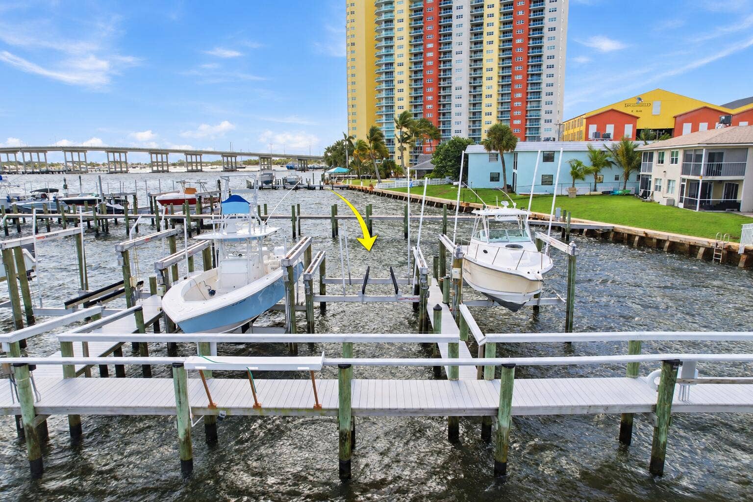 371 Wilma Circle, #4, Riviera Beach, FL 33404 Boat Slip + Boat Lift