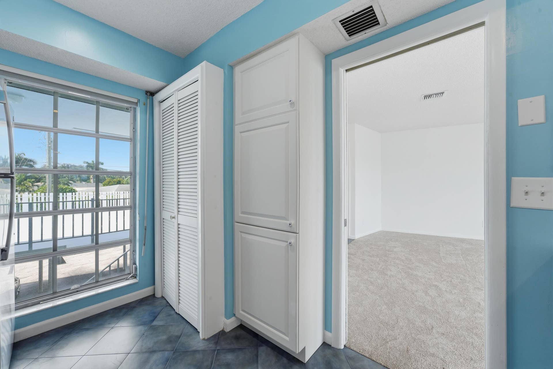 371 Wilma Circle, #4, Riviera Beach, FL 33404 Kitchen Pantry