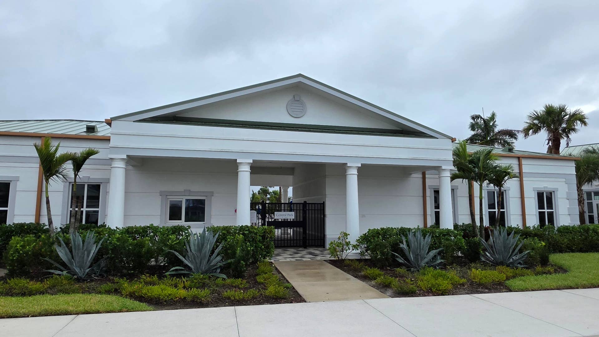 9398 SW SERAPIS Way, Port St Lucie, FL 34987 9398 SW Serapis Way (32)