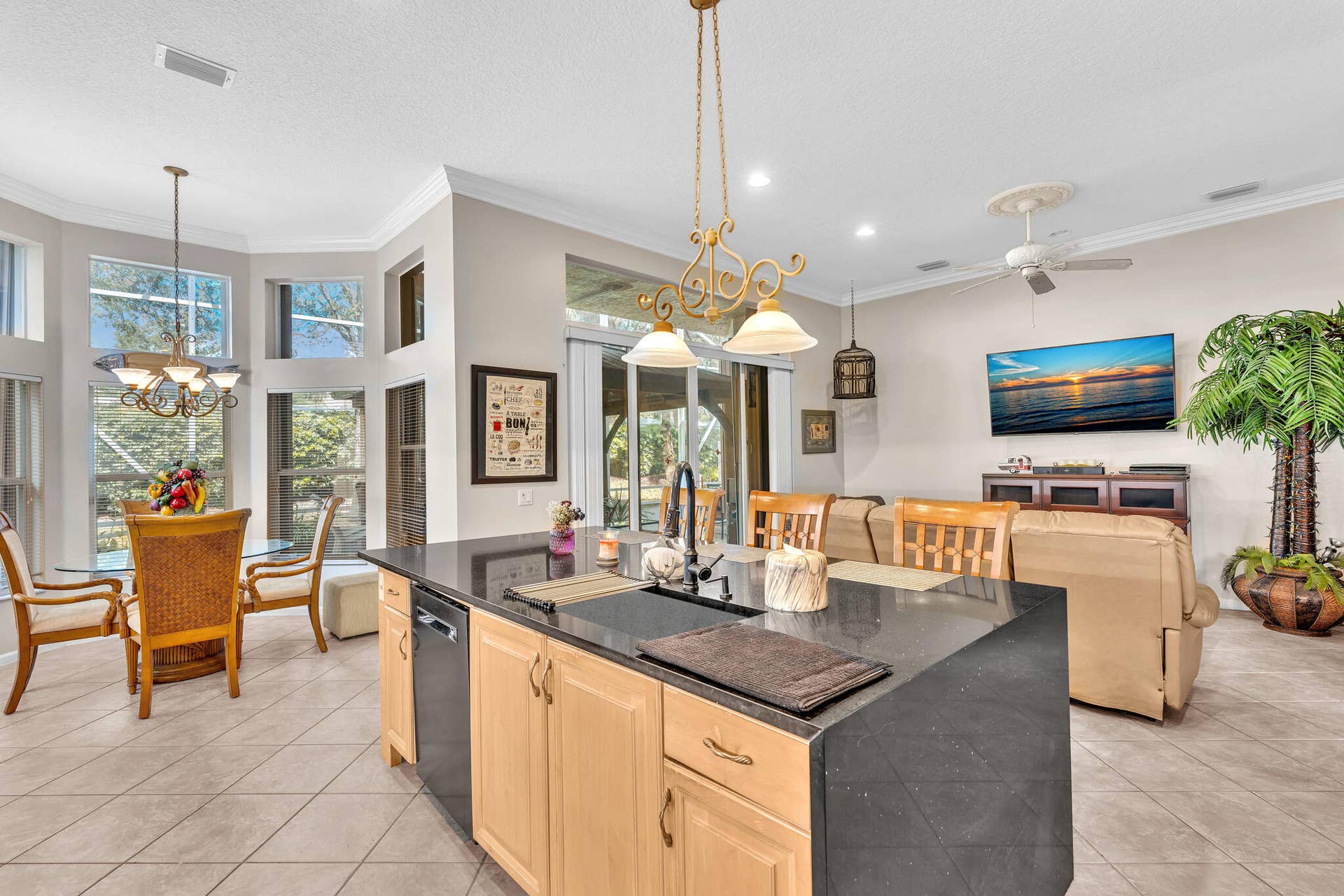 8127 PLAYA DEL SUR Boulevard, Lake Worth, FL 33467 Kitchen Family Room
