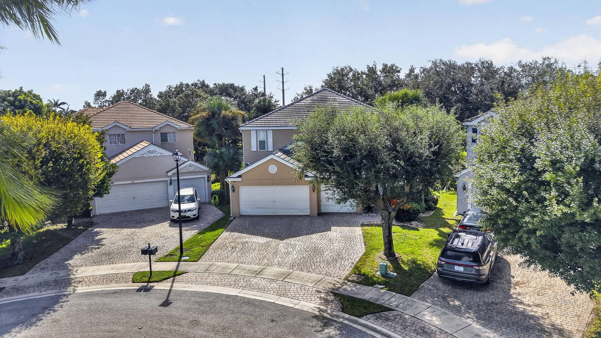 273 BERENGER Walk, Royal Palm Beach, FL 33414 66-web-or-mls-DJI_20261026143629_0869_D