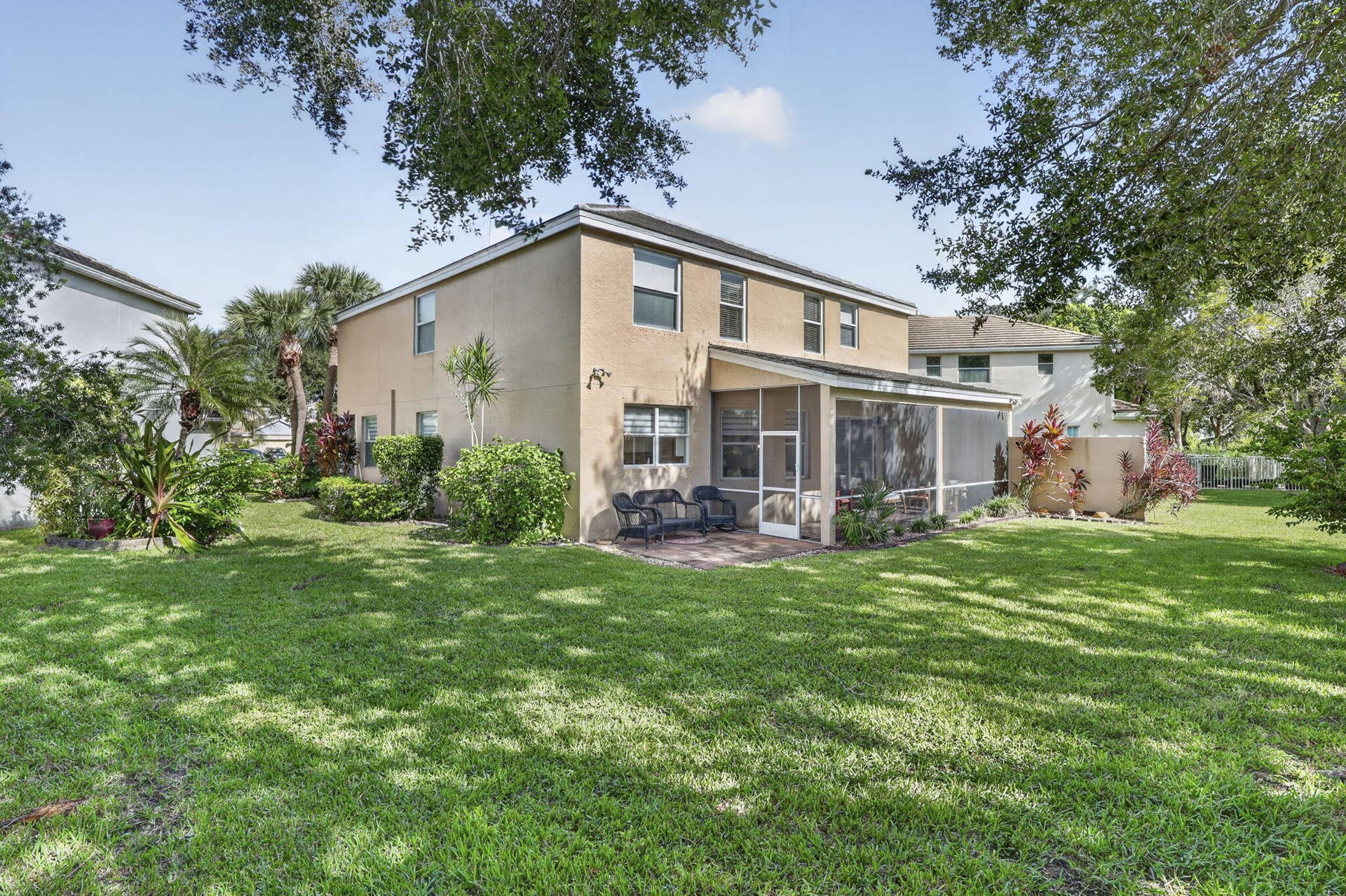 273 BERENGER Walk, Royal Palm Beach, FL 33414 0.21 acres - Private backyard area