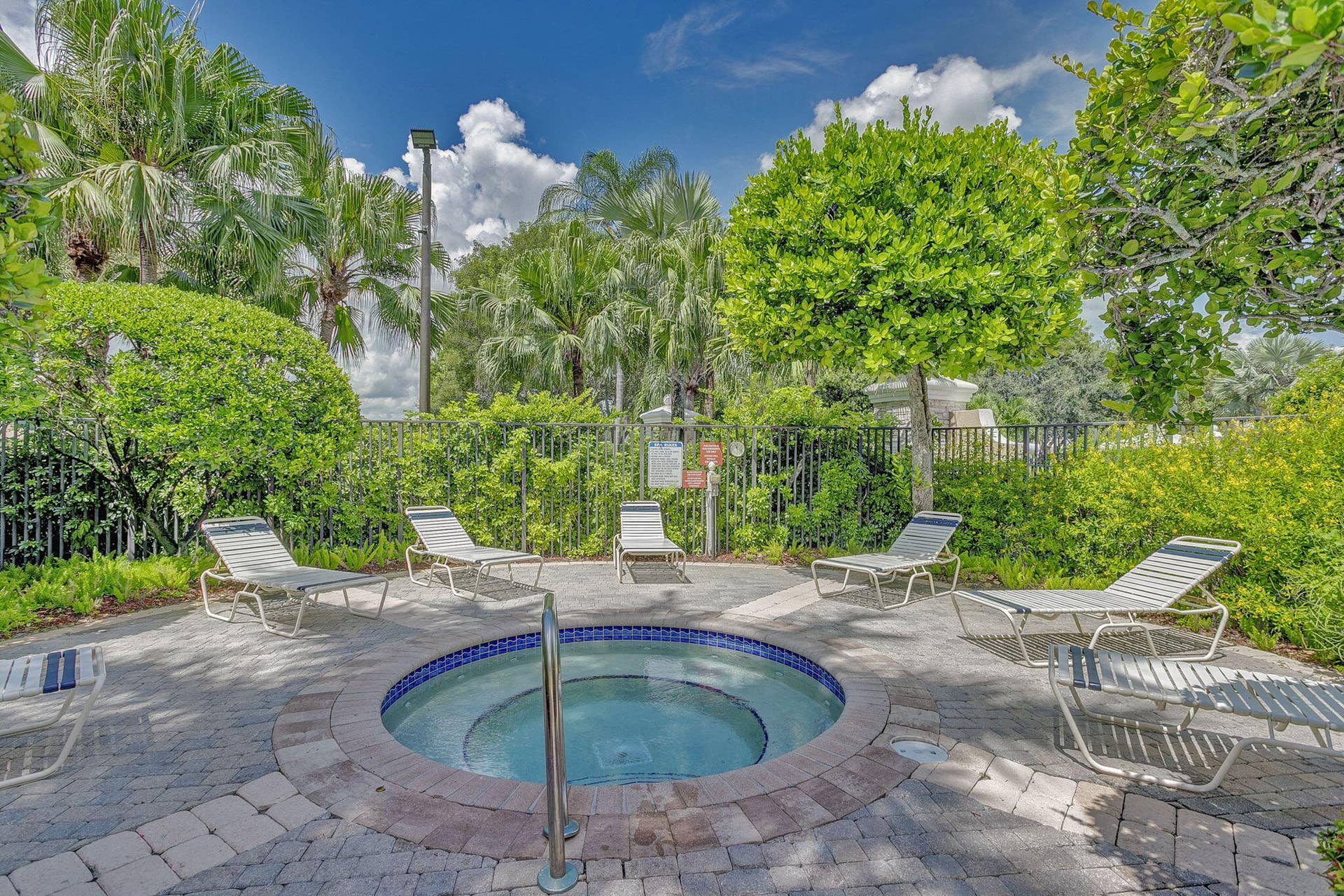 273 BERENGER Walk, Royal Palm Beach, FL 33414 hot tub area