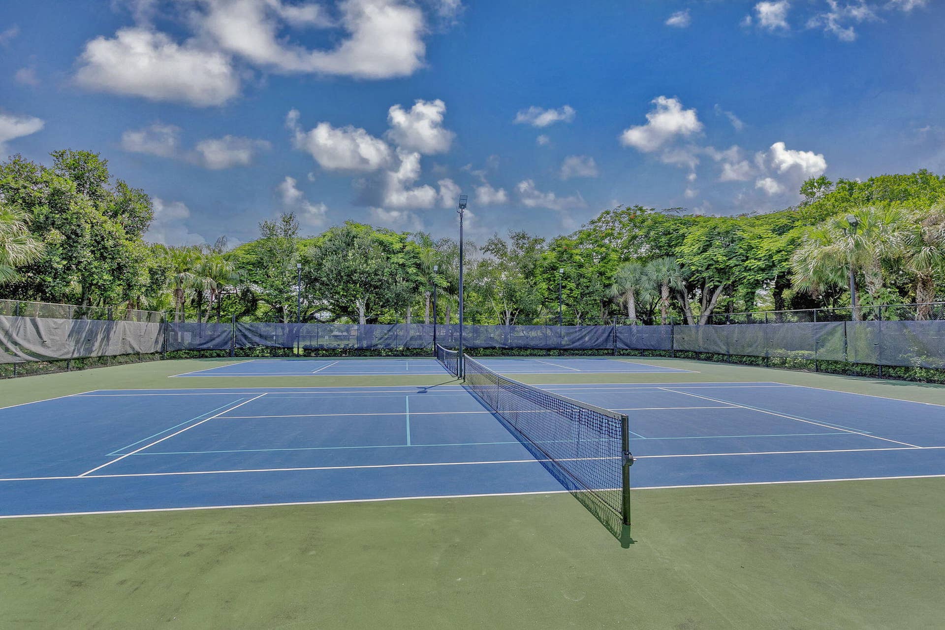 273 BERENGER Walk, Royal Palm Beach, FL 33414 tennis courts