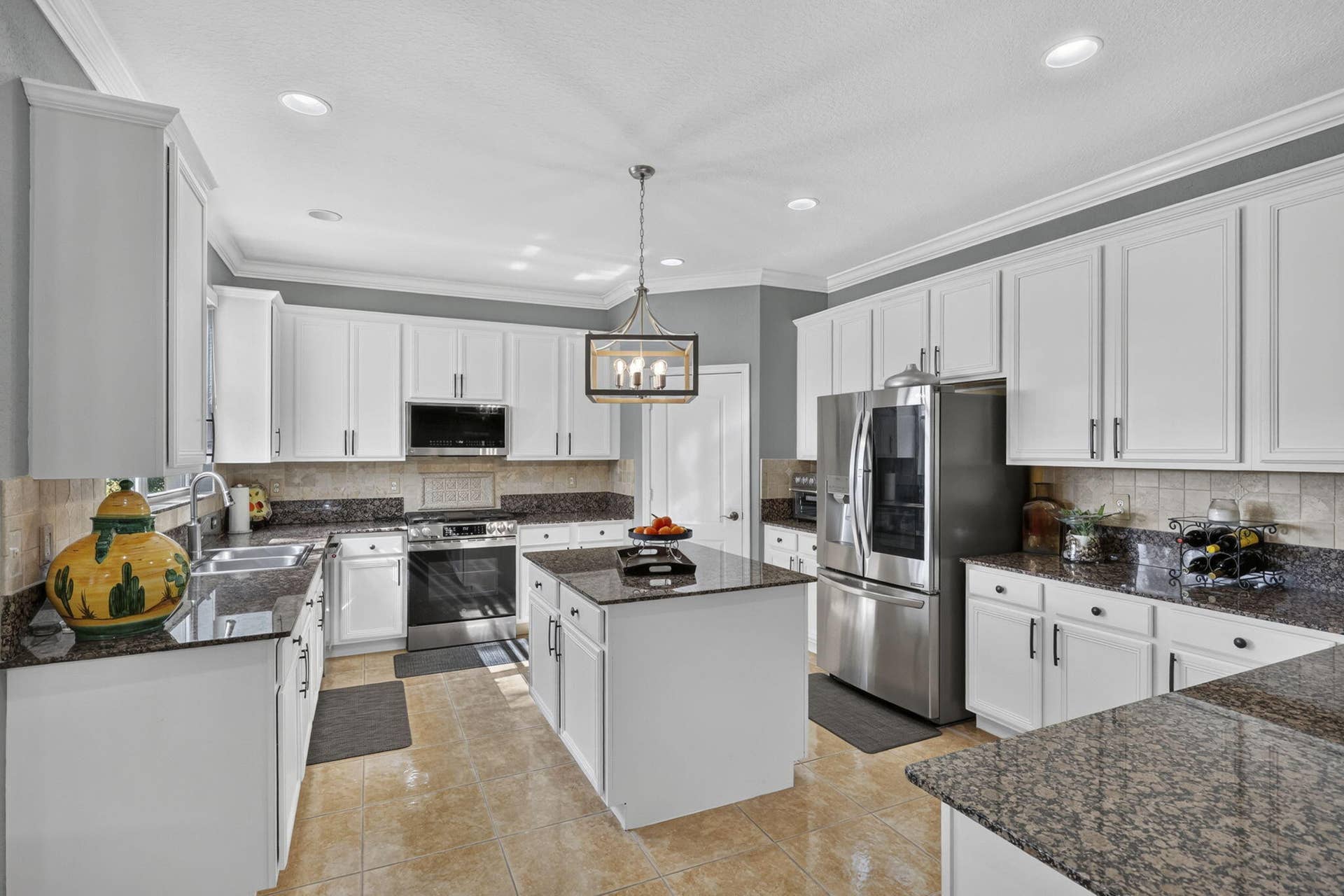 273 BERENGER Walk, Royal Palm Beach, FL 33414 Kitchen with island