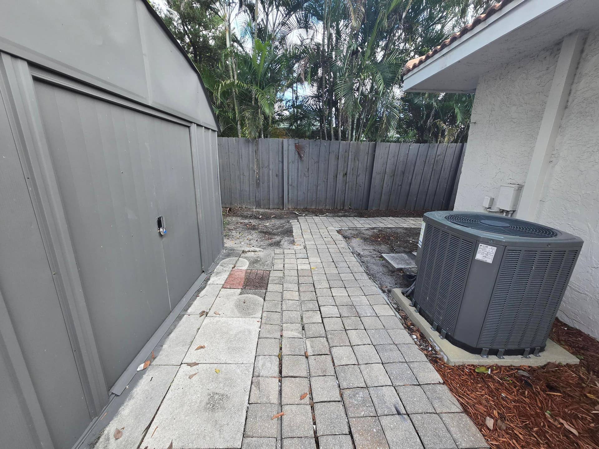2269 NE 2nd Avenue, Boca Raton, FL 33431 Shed