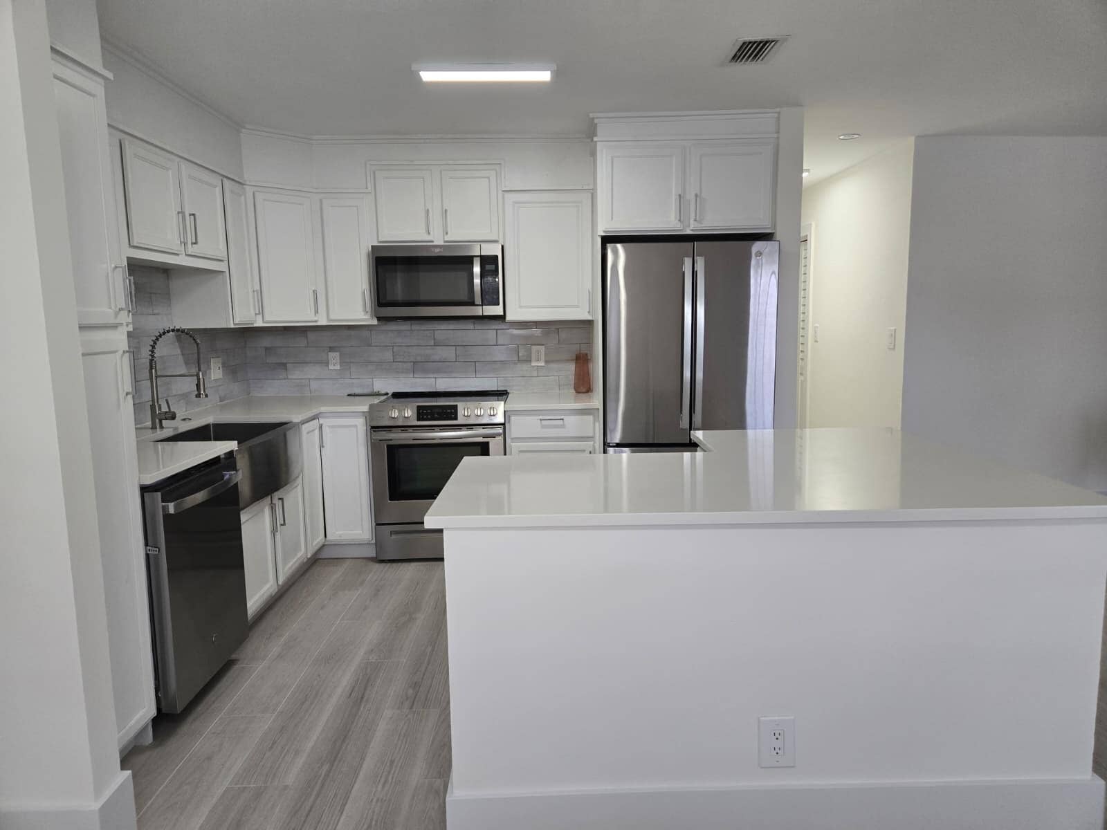 2269 NE 2nd Avenue, Boca Raton, FL 33431 Kitchen