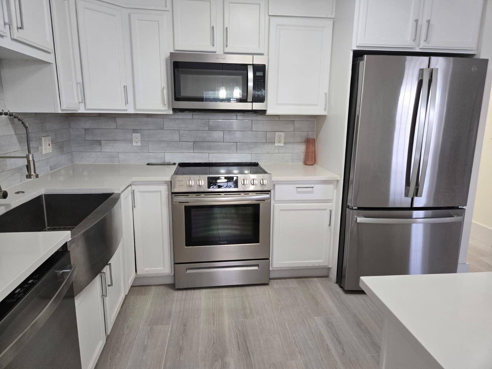 2269 NE 2nd Avenue, Boca Raton, FL 33431 Kitchen