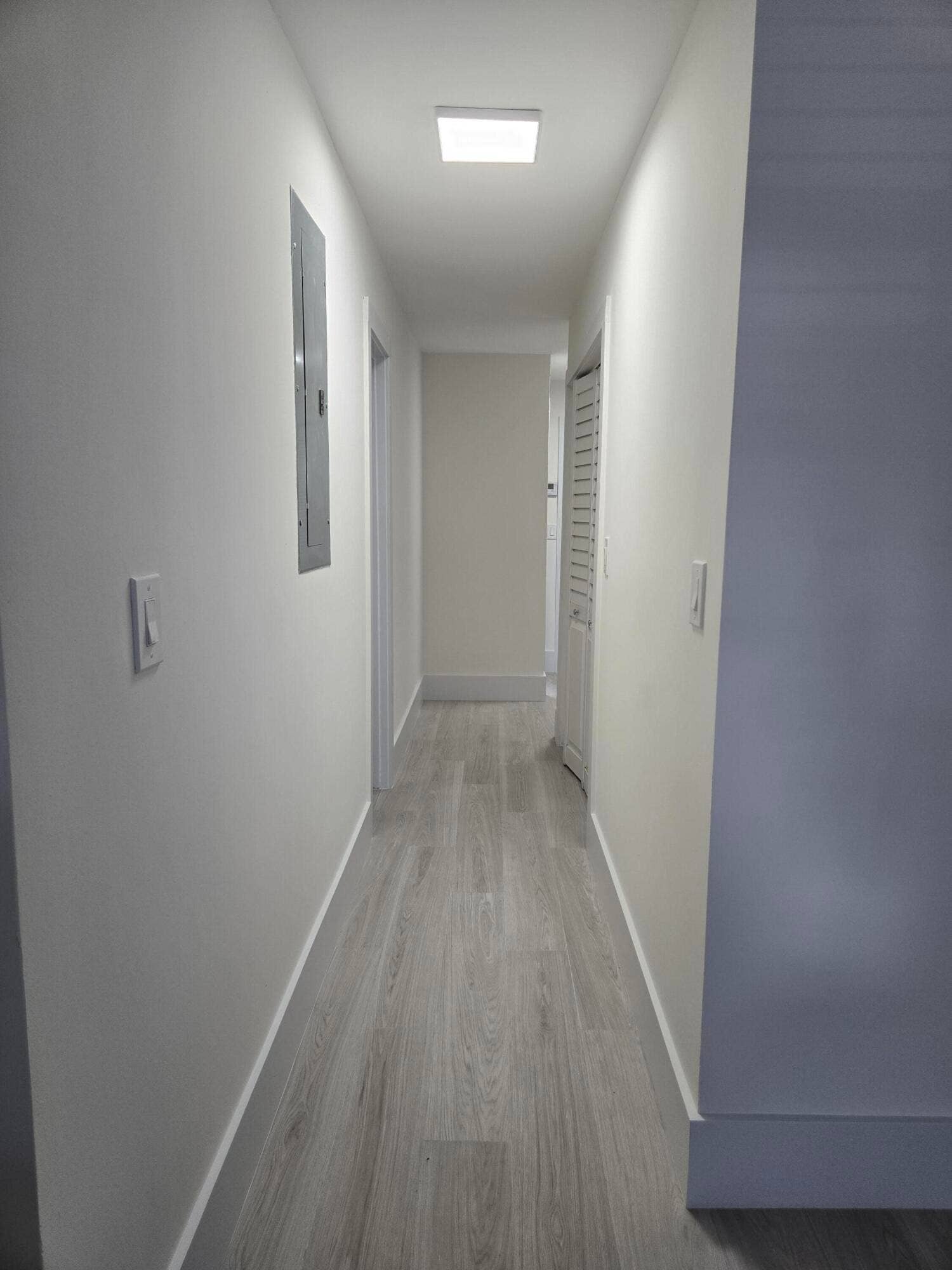 2269 NE 2nd Avenue, Boca Raton, FL 33431 Hallway