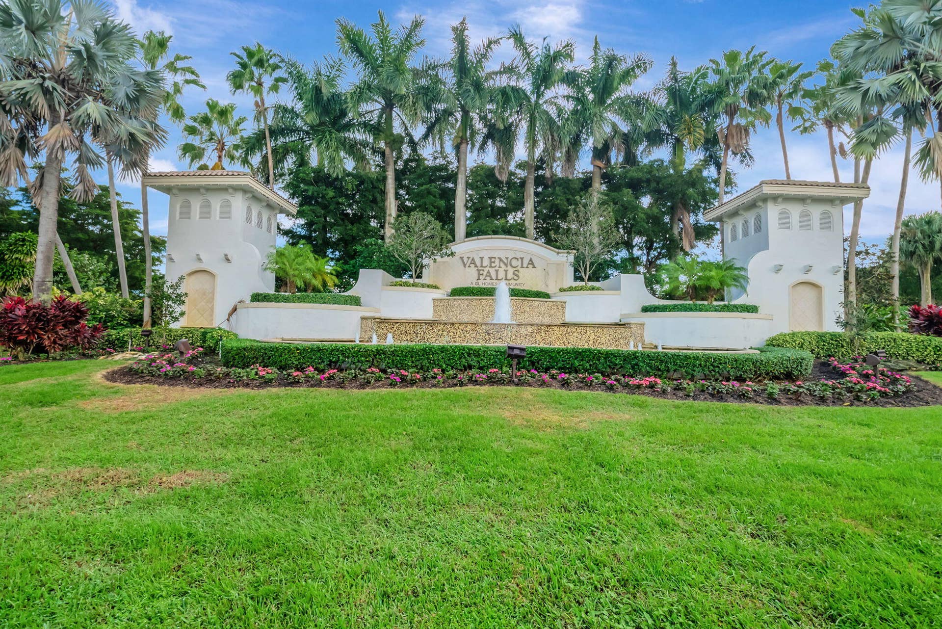 13577 MOROCCA LAKE Lane, Delray Beach, FL 33446 VALENCIA FALLS ENTRANCE