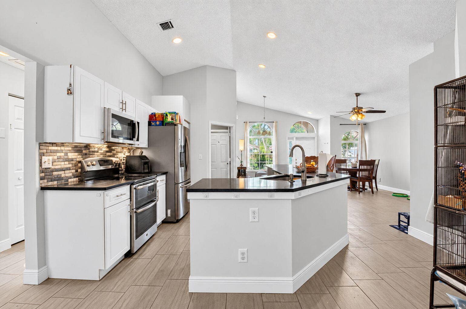 1886 BARNSTABLE Road, Wellington, FL 33414 Kitchen