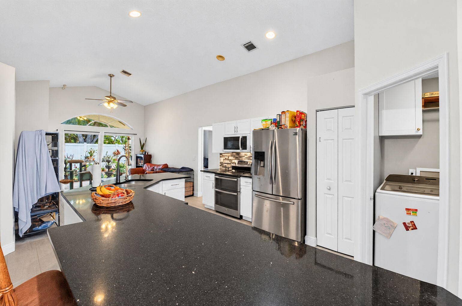 1886 BARNSTABLE Road, Wellington, FL 33414 Kitchen Island