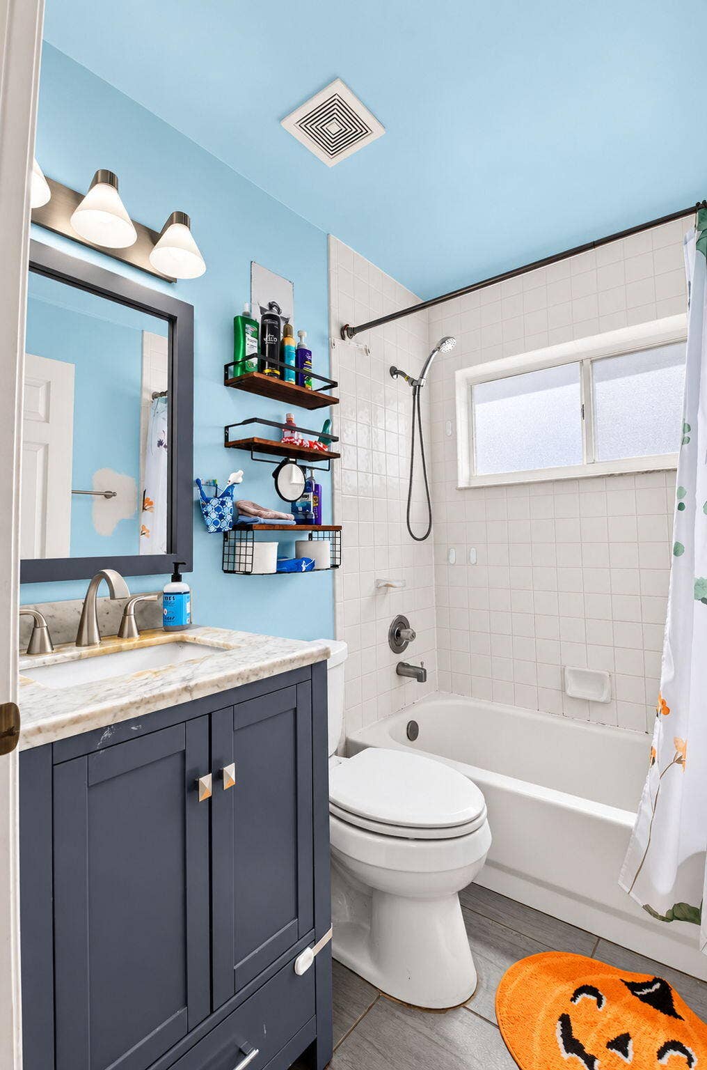 1886 BARNSTABLE Road, Wellington, FL 33414 Second Bath