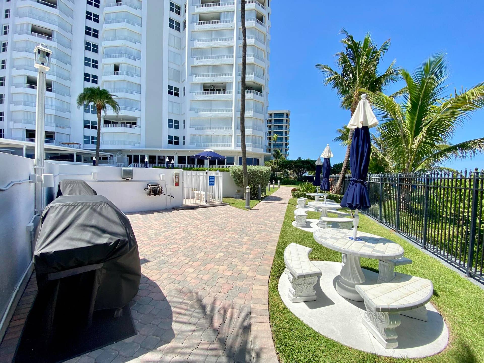 1340 S Ocean Boulevard, #2403 PH3, Pompano Beach, Pompano Beach, FL 33062 o bbq-2-the-claridge-pompano-beach-nieve
