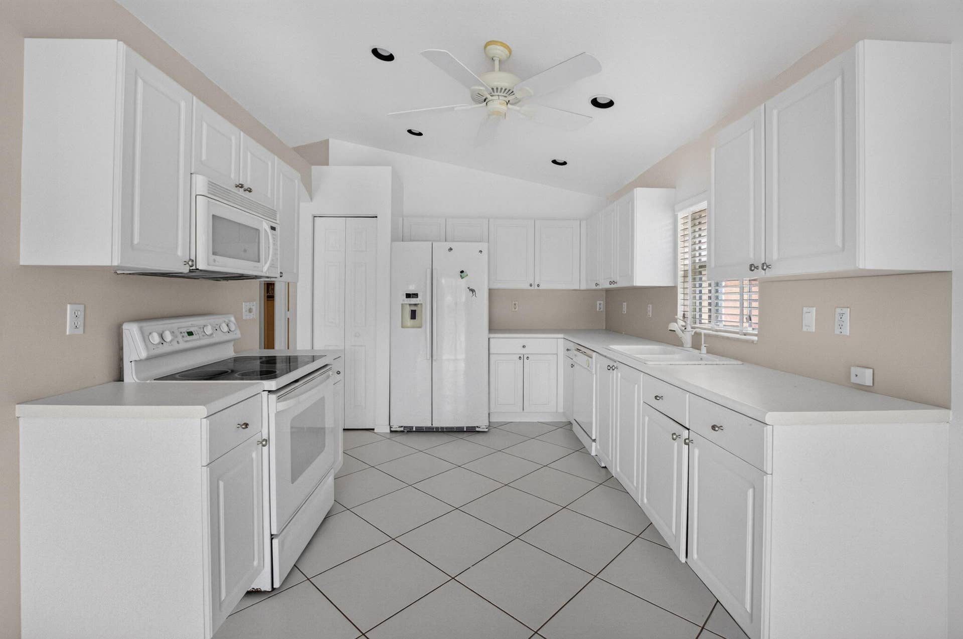 6517 Vía Trento, Delray Beach, FL 33446 19-web-or-mls-DSC_5407