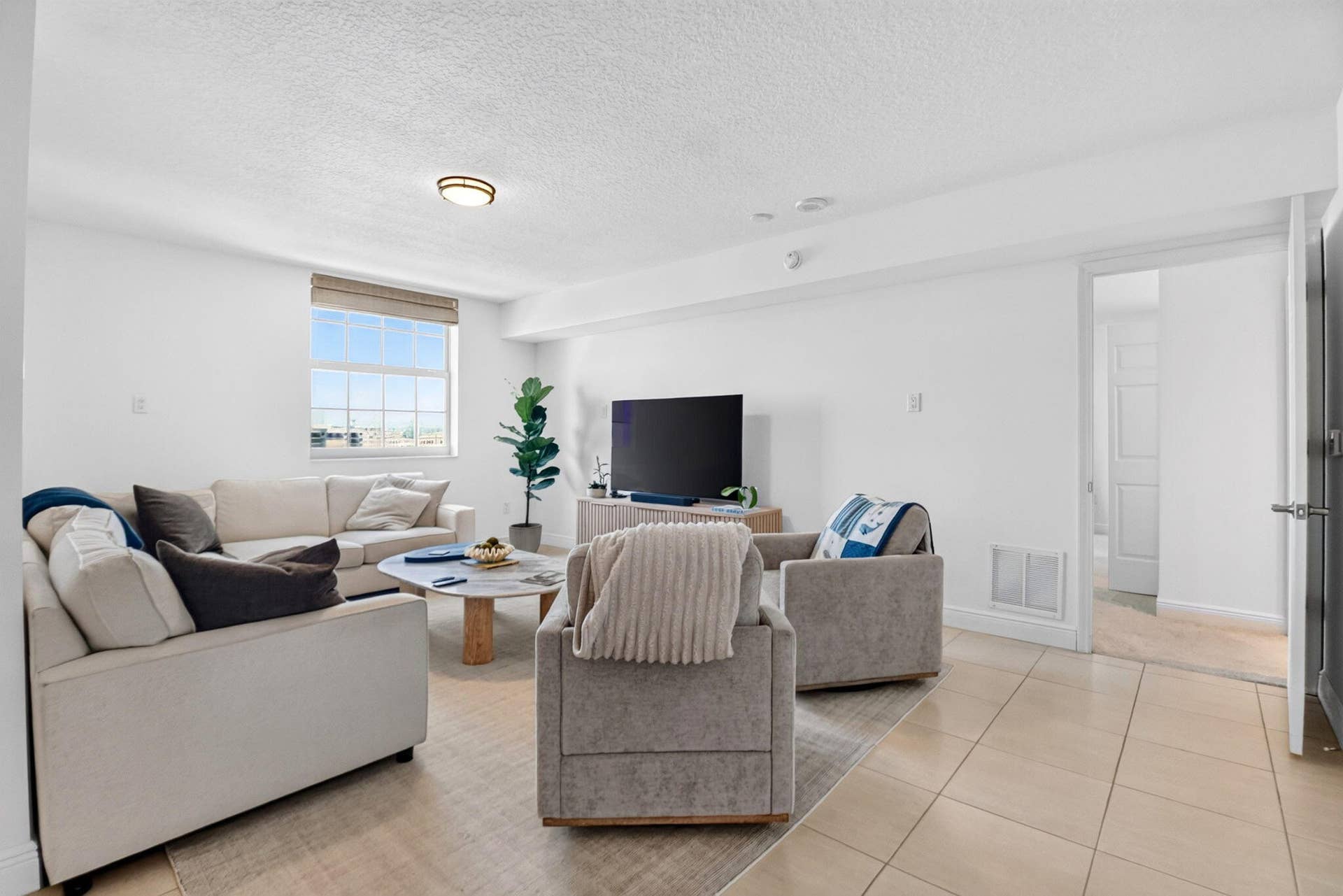 610 Clematis Street, #700, West Palm Beach, FL 33401 6-web-or-mls-DSC_5687