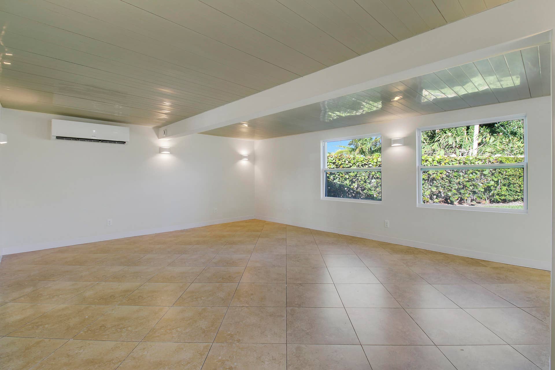 4227 CRESTDALE Street, Palm Beach Gardens, FL 33410 Family Room