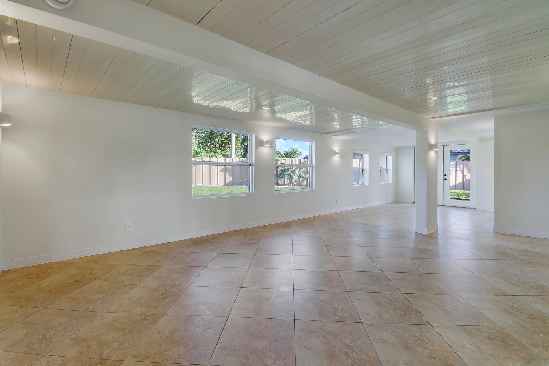 4227 CRESTDALE Street, Palm Beach Gardens, FL 33410 Family Room