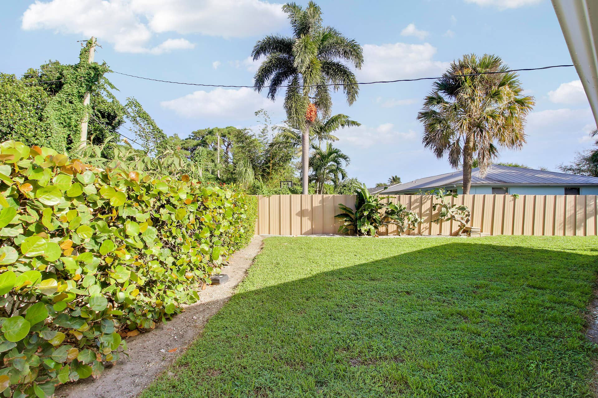 4227 CRESTDALE Street, Palm Beach Gardens, FL 33410 Backyard