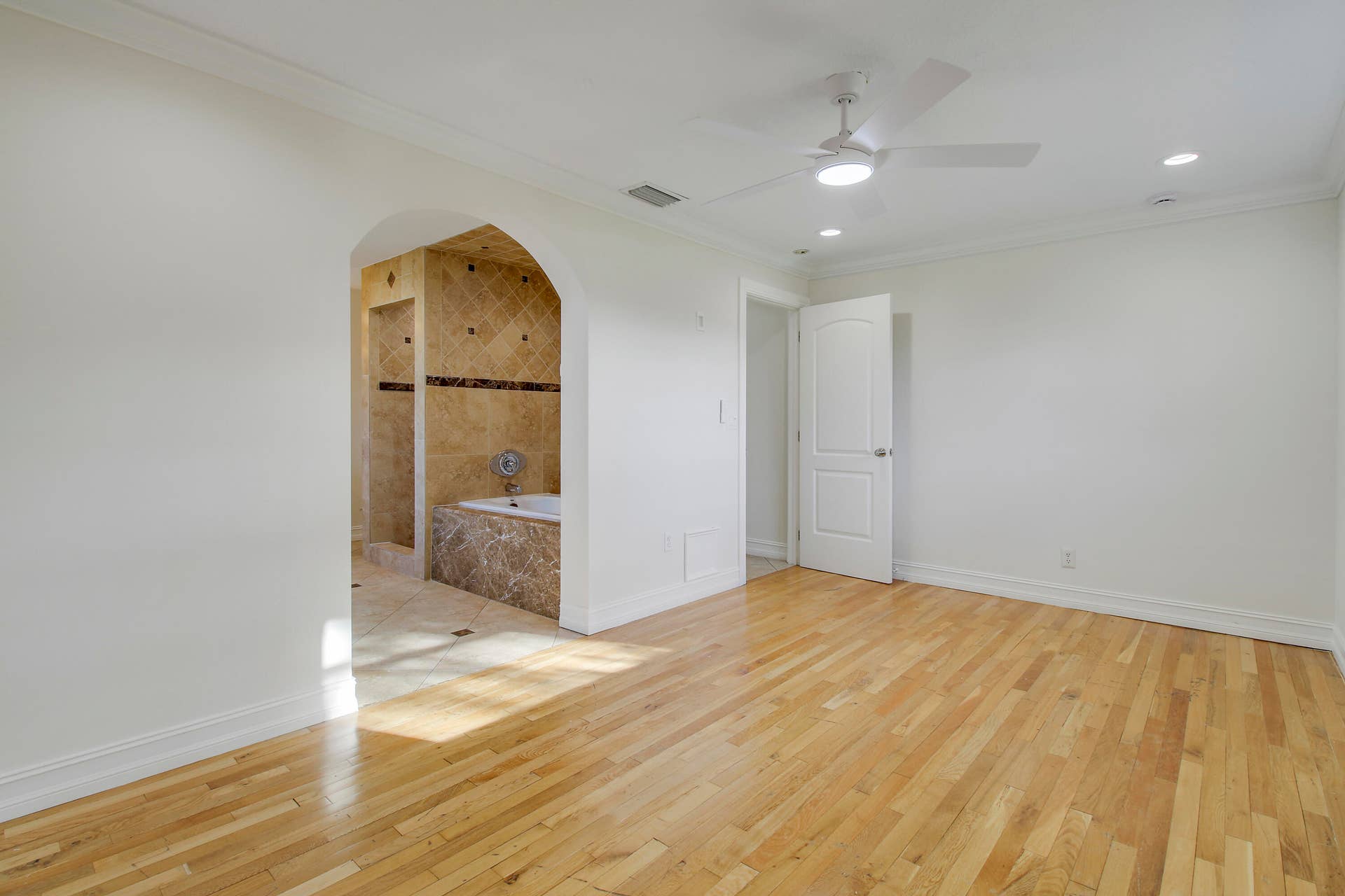 4227 CRESTDALE Street, Palm Beach Gardens, FL 33410 Suite 1