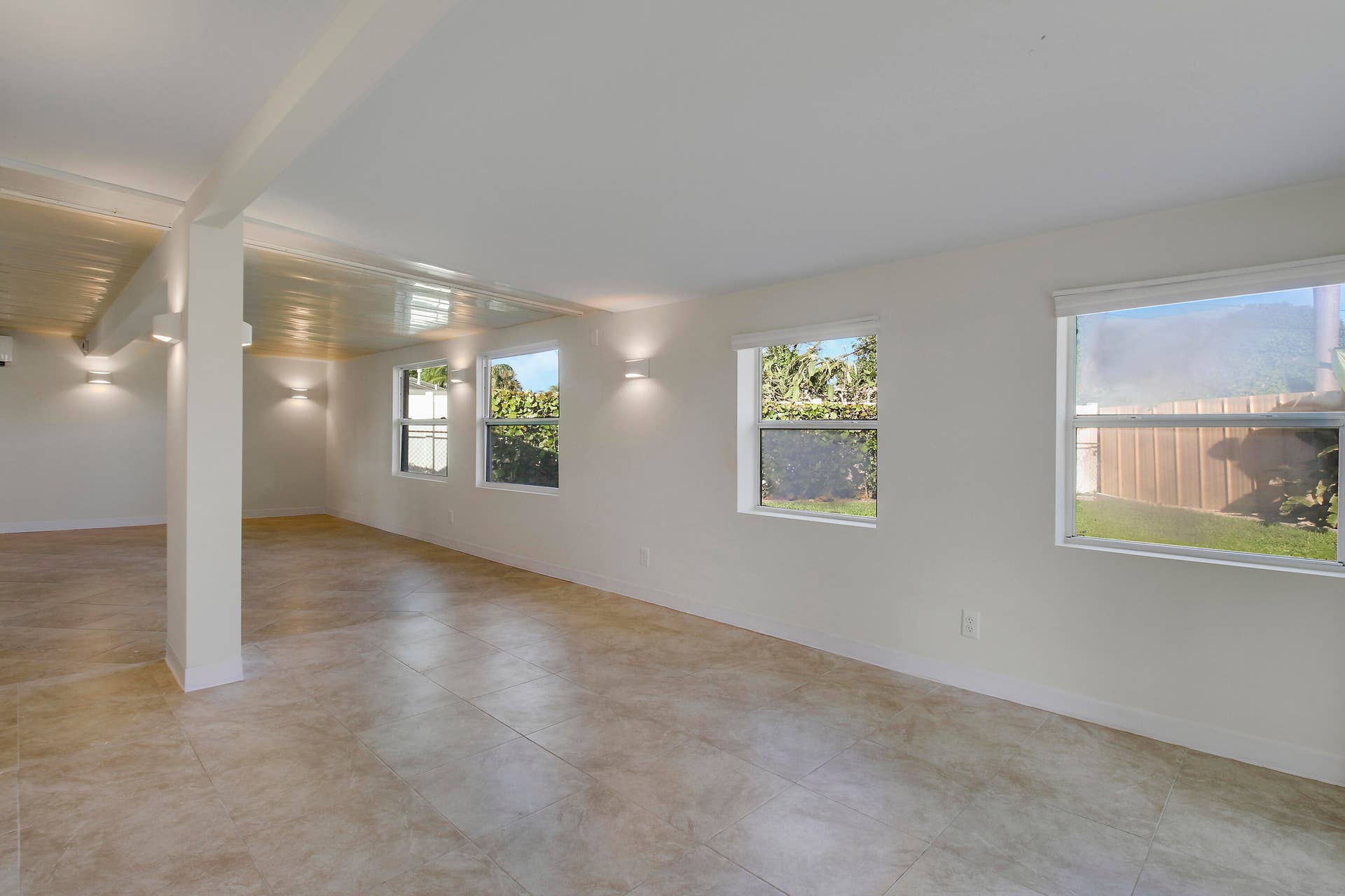 4227 CRESTDALE Street, Palm Beach Gardens, FL 33410 Family Room