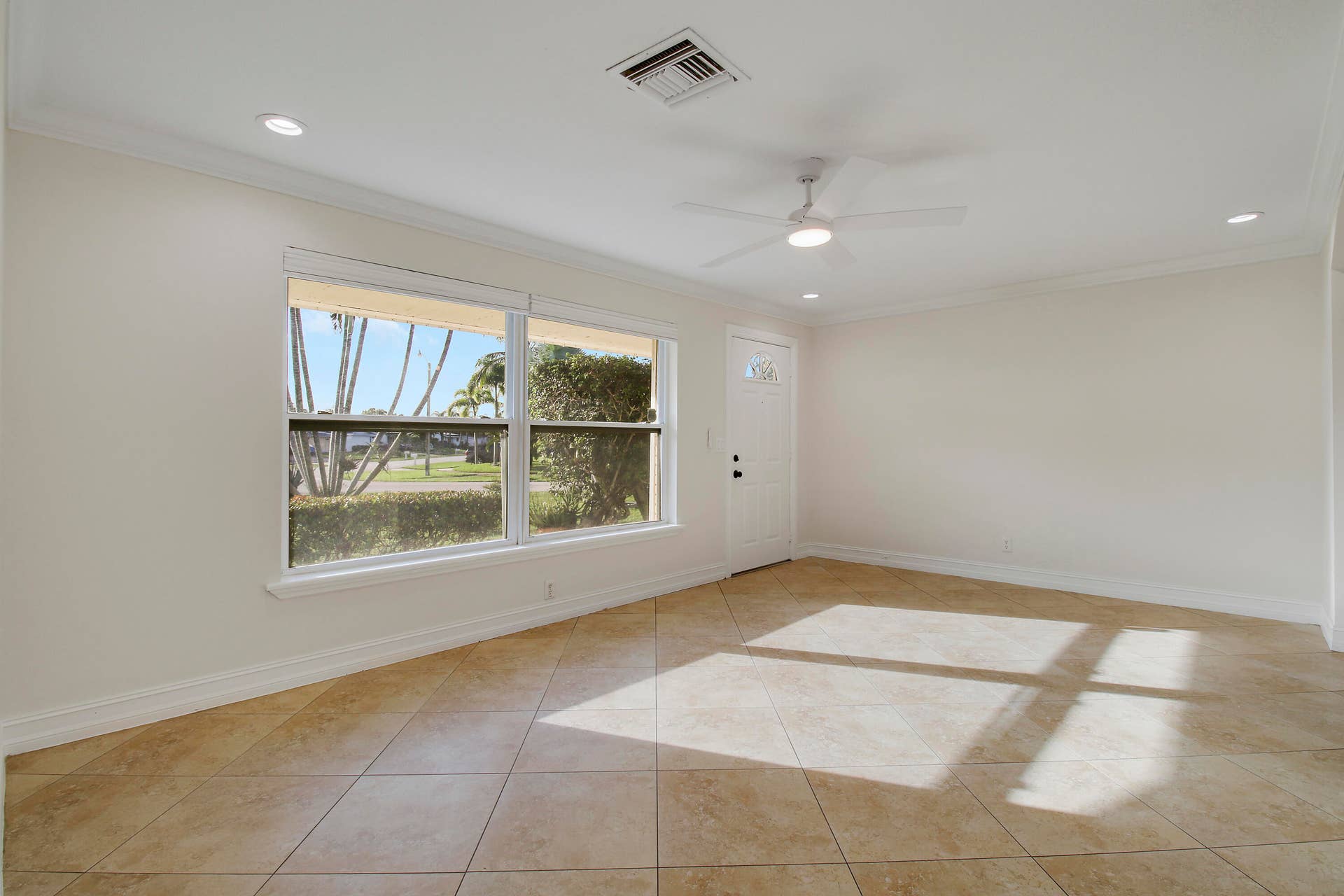 4227 CRESTDALE Street, Palm Beach Gardens, FL 33410 Living Room