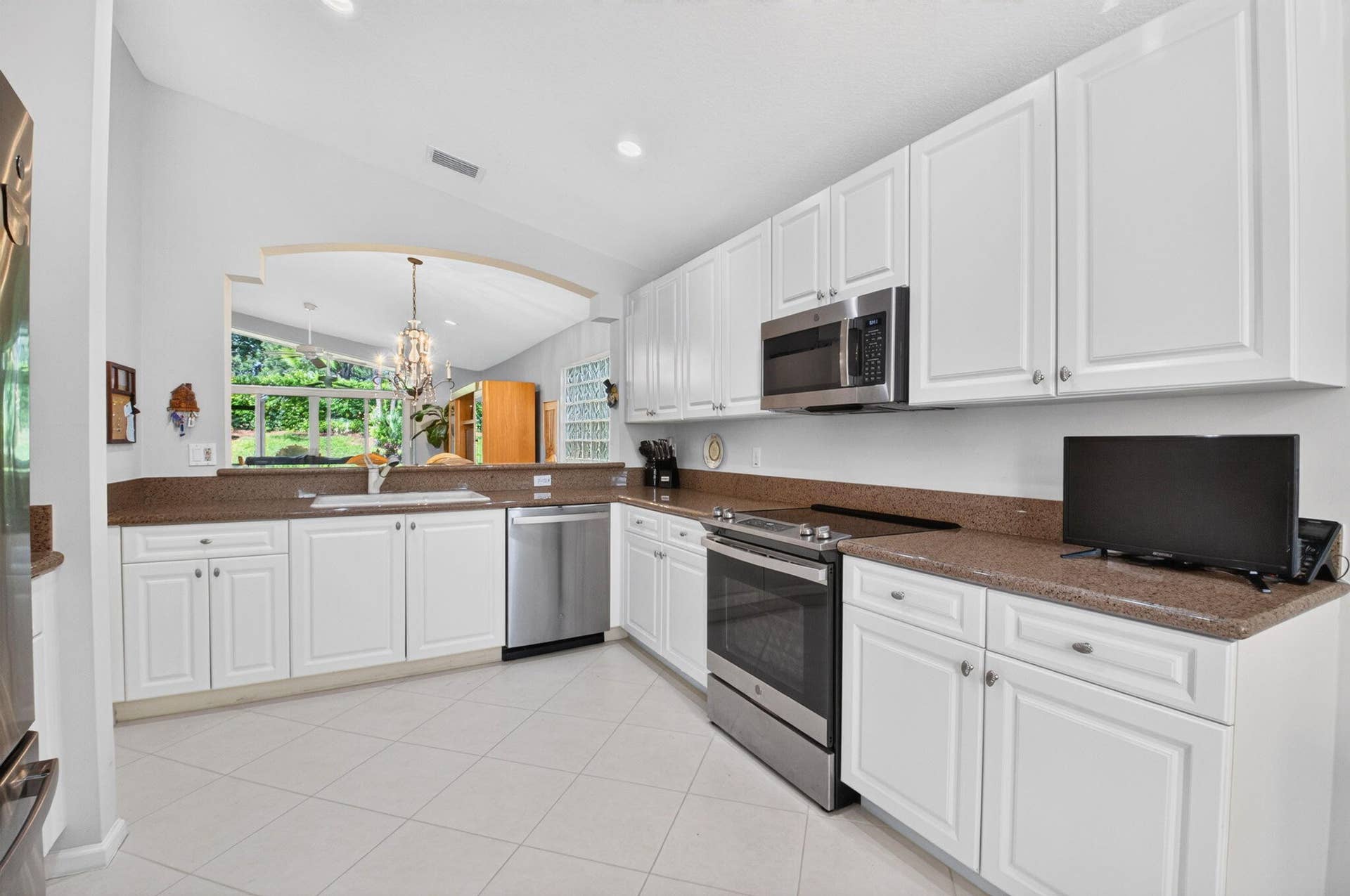 7543 Pebble Shores Terrace, Lake Worth, FL 33467 8-web-or-mls-DSC_3150