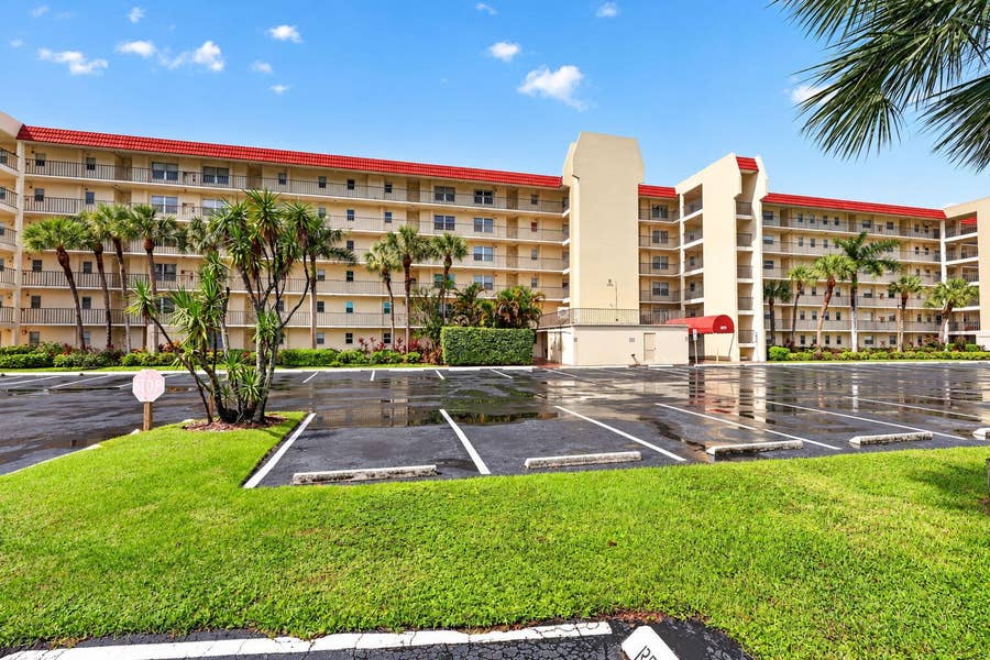Property photo for 3959 Via Poinciana, #506, Lake Worth, FL