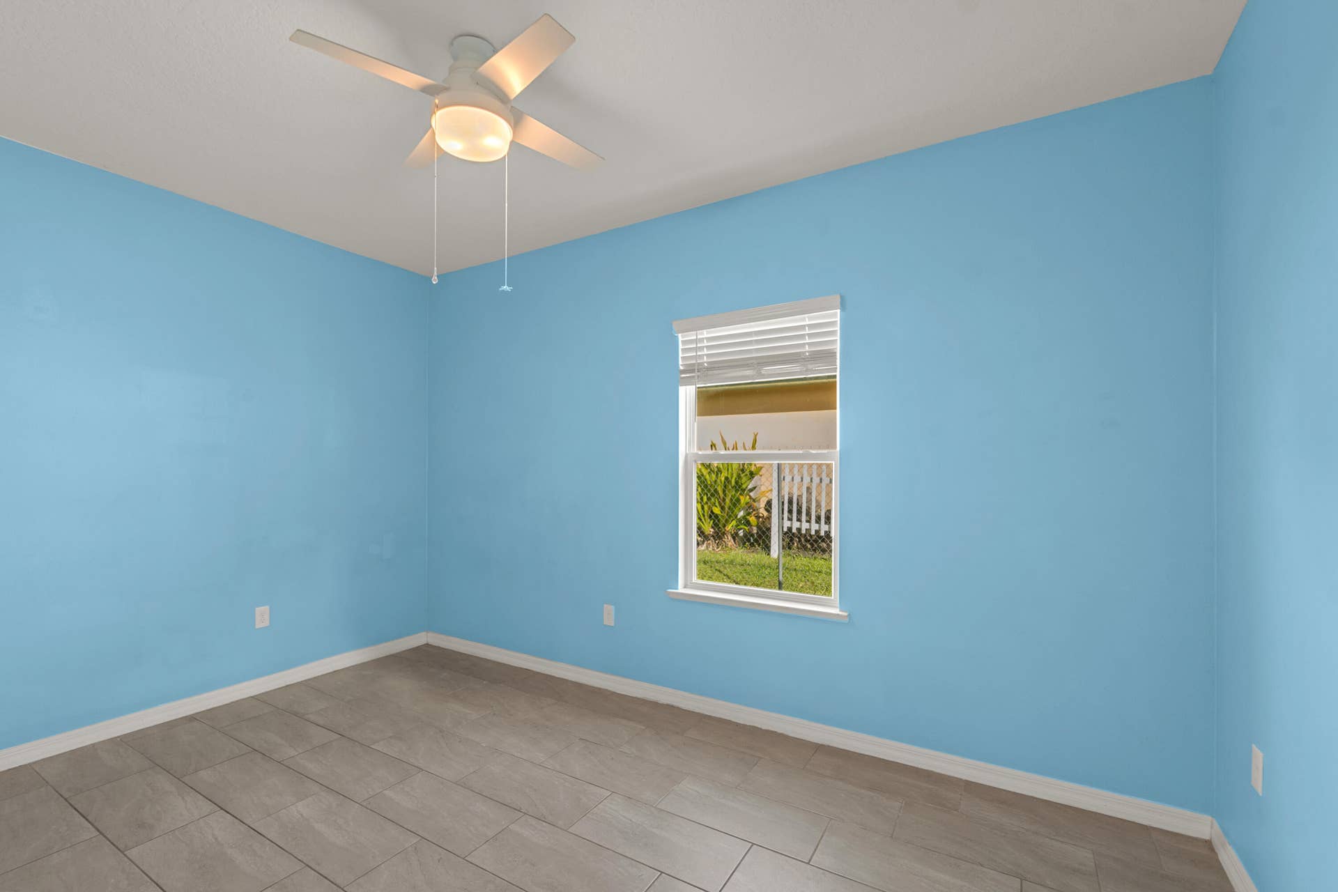 8055 102nd Avenue, Vero Beach, FL 32967 Bedroom