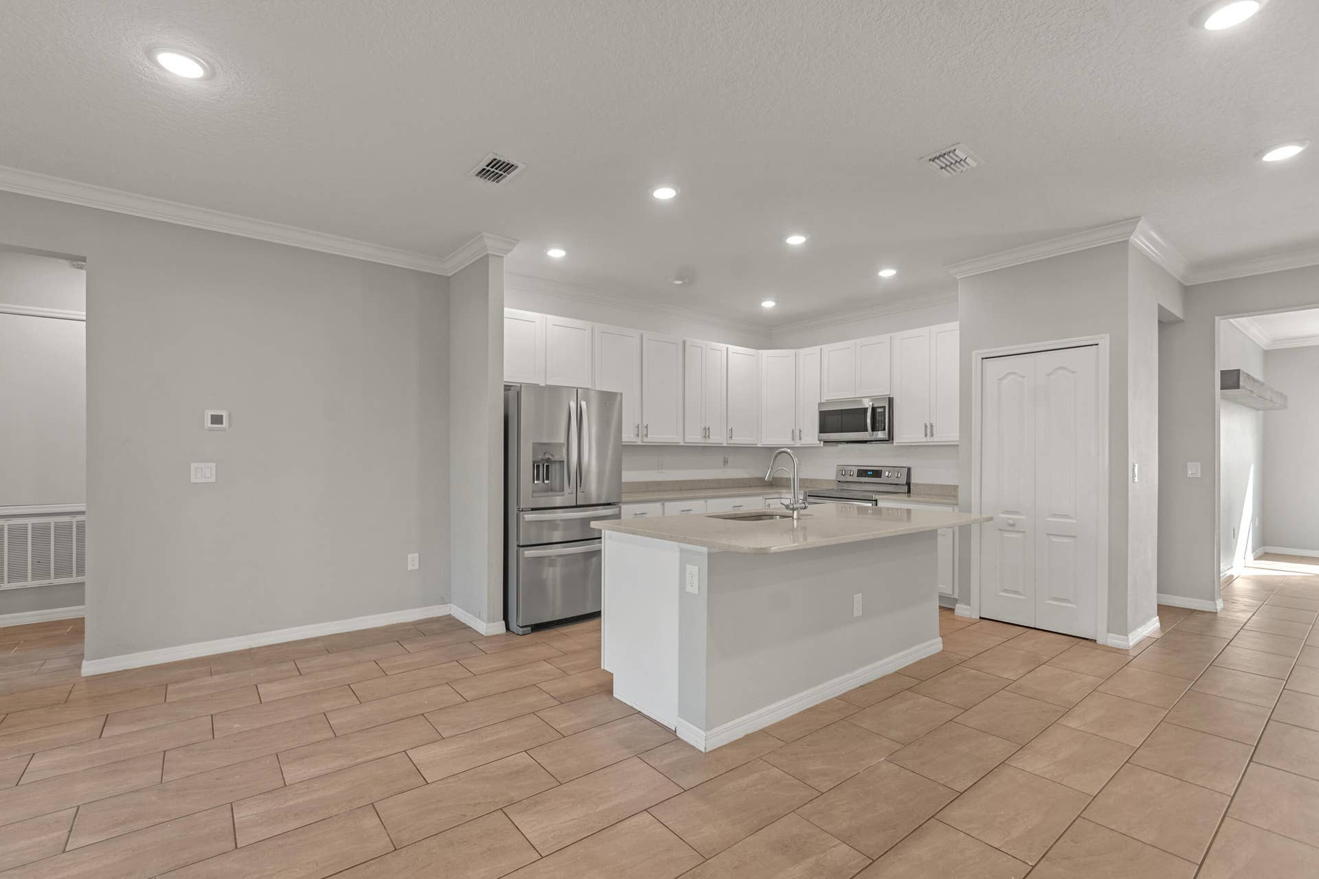 8055 102nd Avenue, Vero Beach, FL 32967 Kitchen