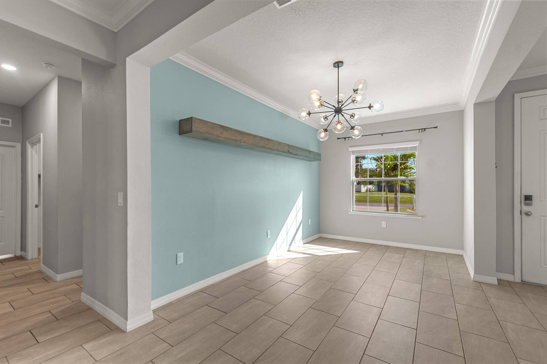 8055 102nd Avenue, Vero Beach, FL 32967 Dining