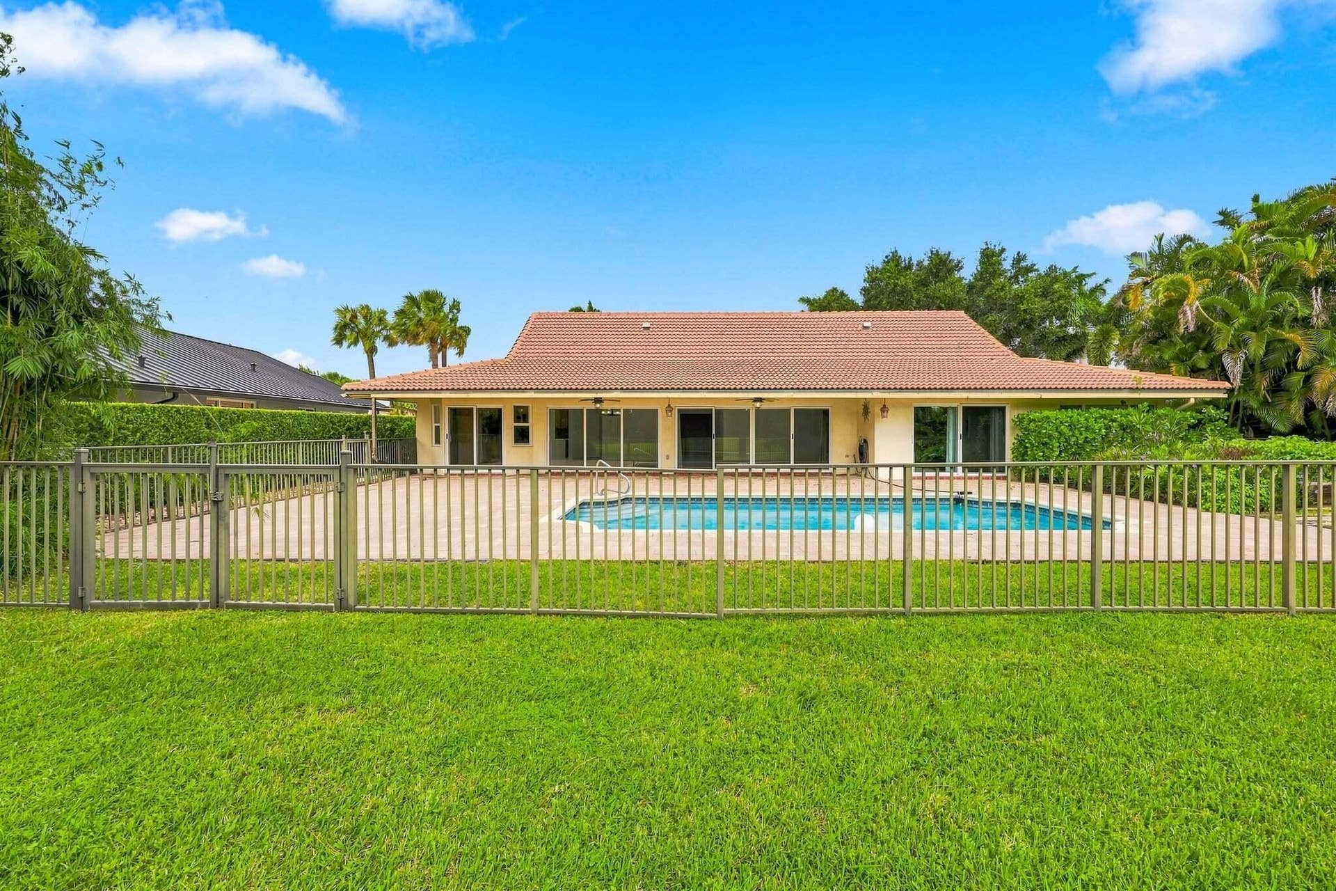 10134 Boca Woods Lane, Boca Raton, FL 33428 66-453A8443