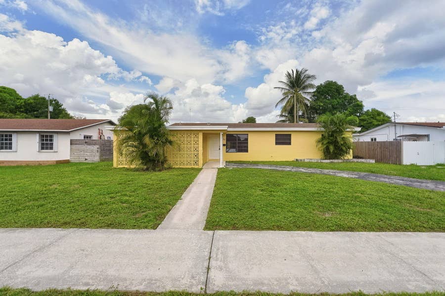 Property photo for 331 NW 185TH Terrace, Miami Gardens, FL